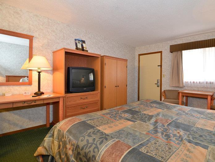 U-Bar Motel Canistota Bagian luar foto