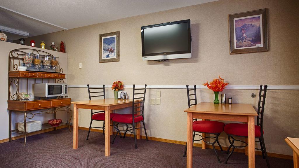 U-Bar Motel Canistota Bagian luar foto