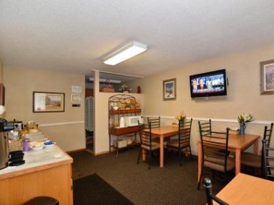 U-Bar Motel Canistota Bagian luar foto